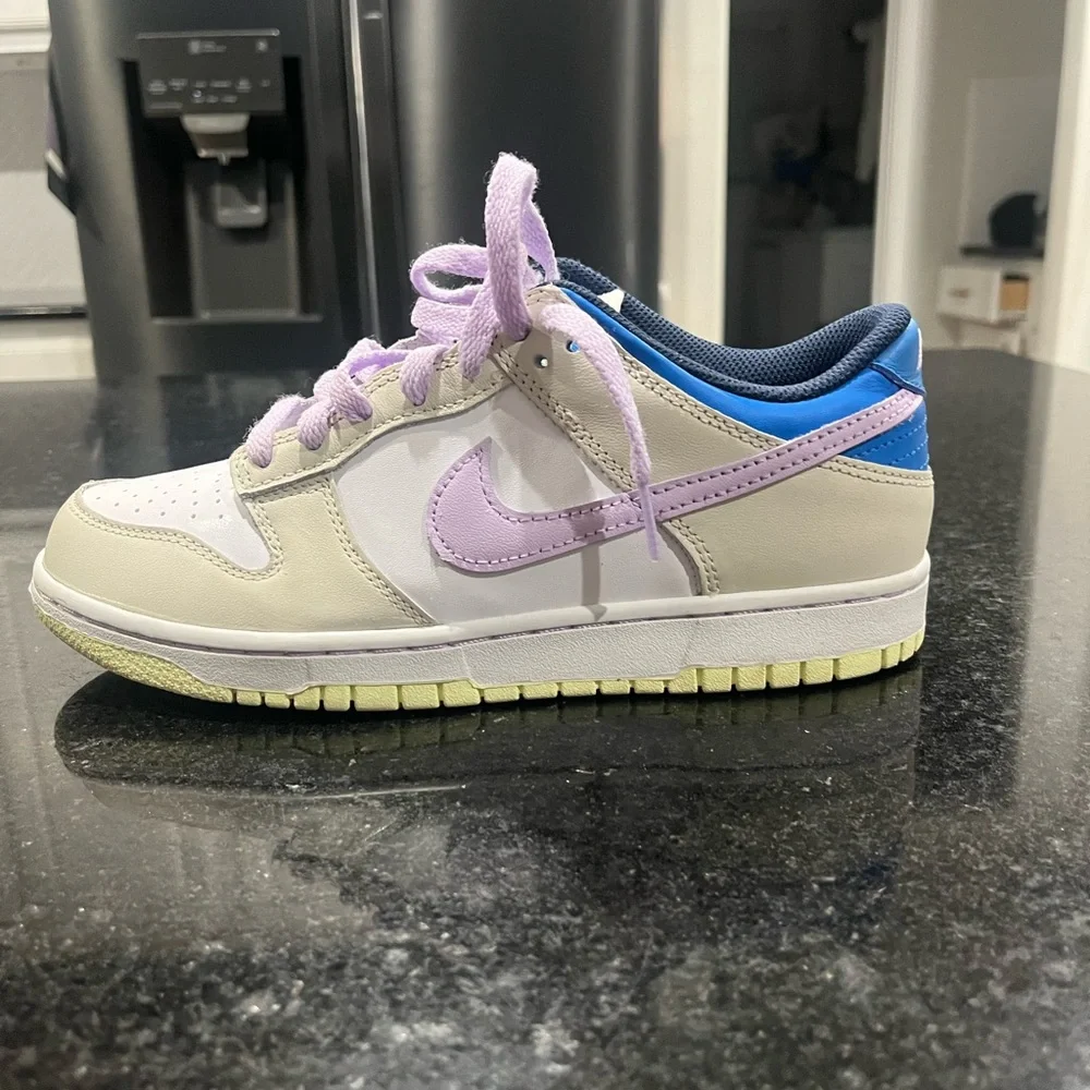 Big kids 6Y Nike dunk low “ khaki blue pink”